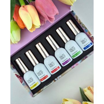 Ojă semi Saute Nails Set That Girl Essential 4+2